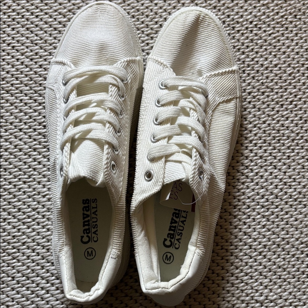 Shoes canvas womens new size M 7-8M white laces Sugar